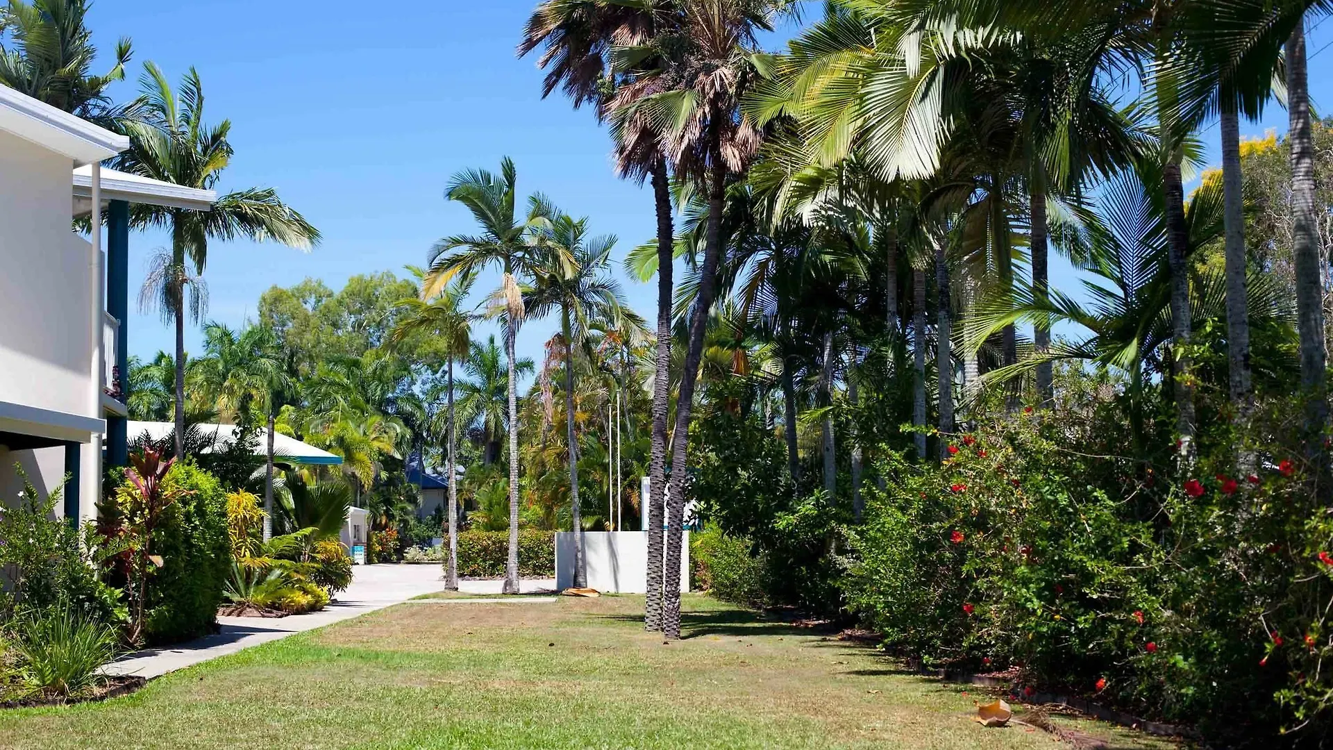 Trinity Beach Pacific מלון דירות